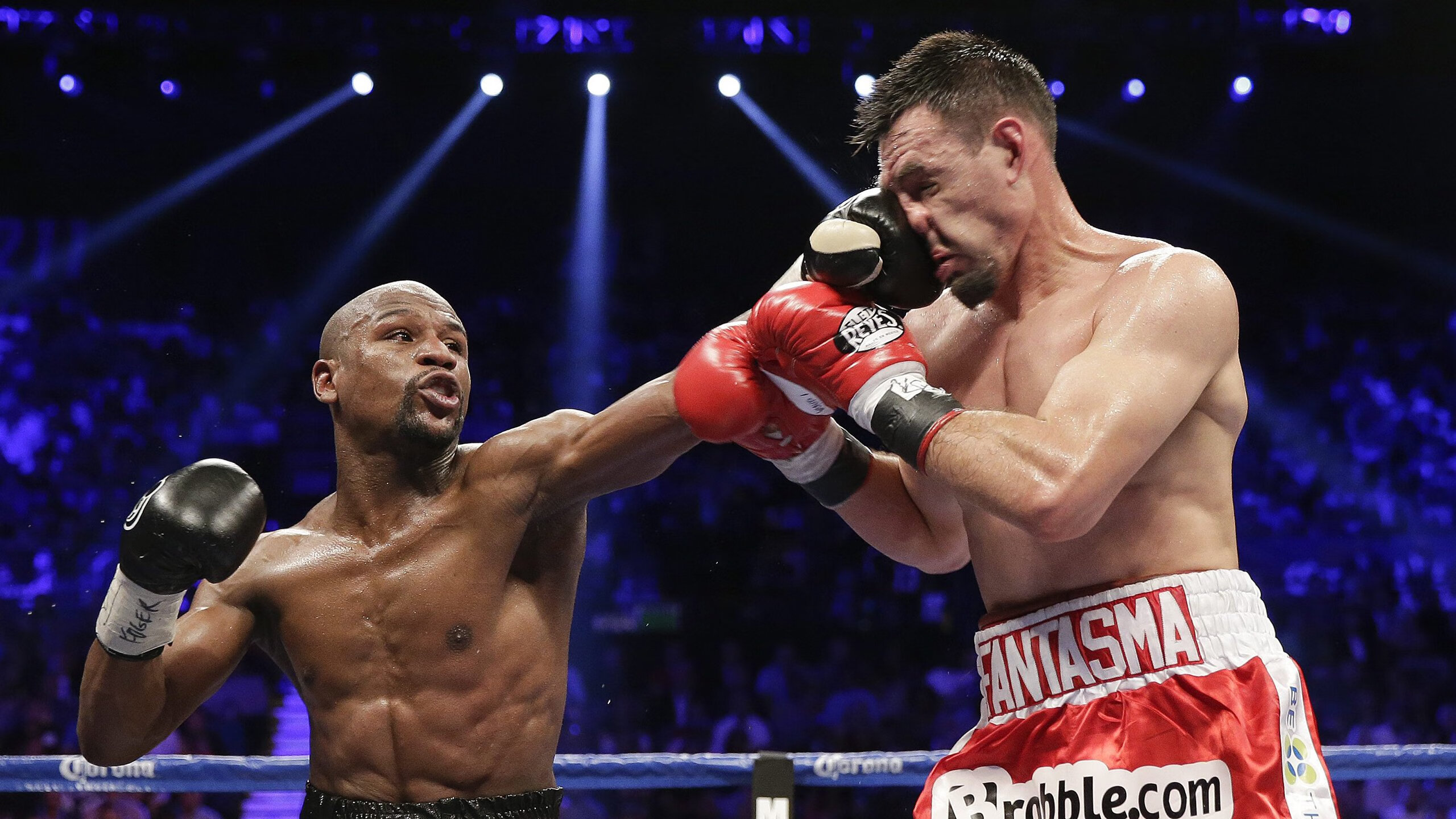 欧冠决赛巅峰对决，皇马3-1力克多特蒙德，第15次捧起大耳朵杯