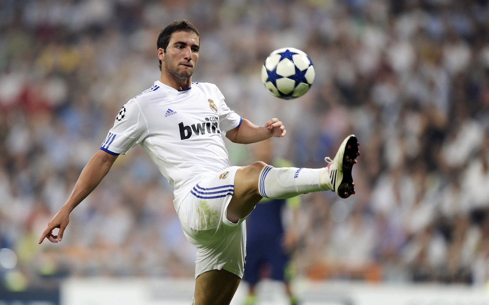 库里三分球再创纪录,勇士队客场力克凯尔特人